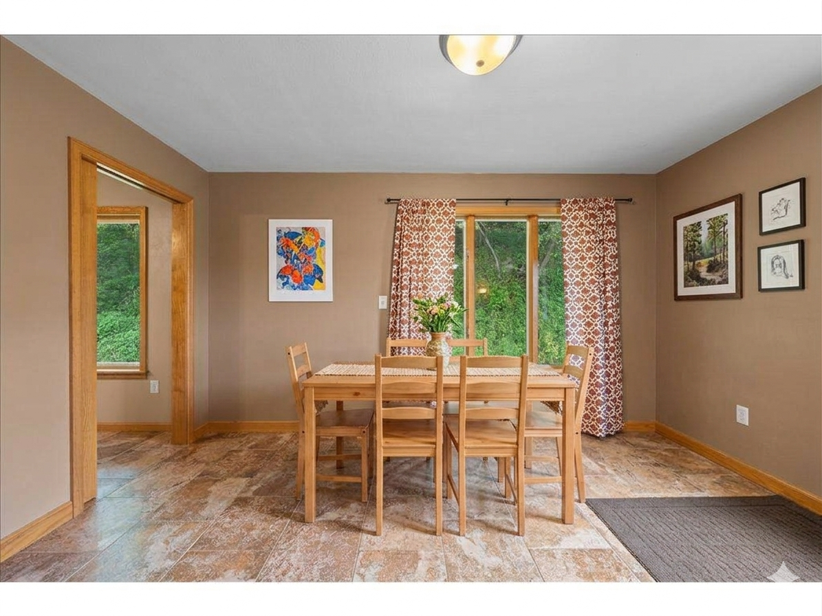 398 E Wall Street Property Photo 14
