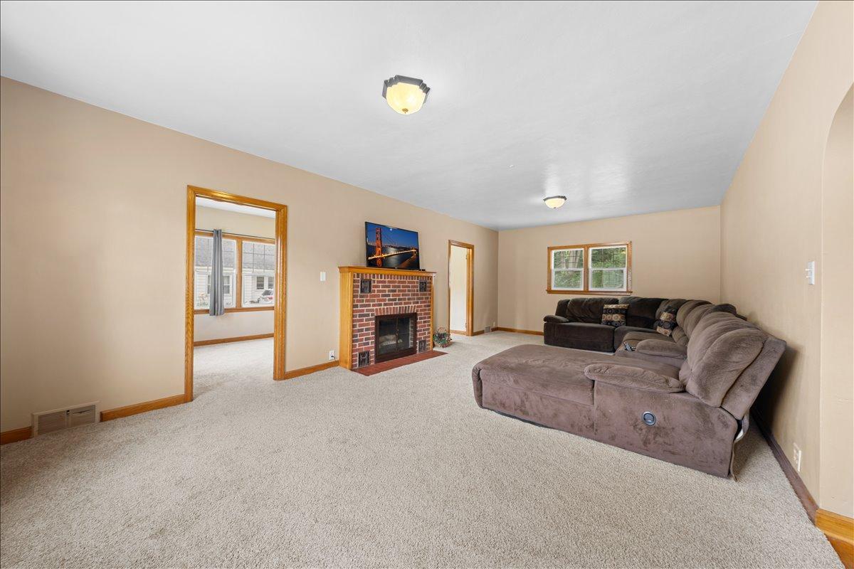 398 E Wall Street Property Photo 16
