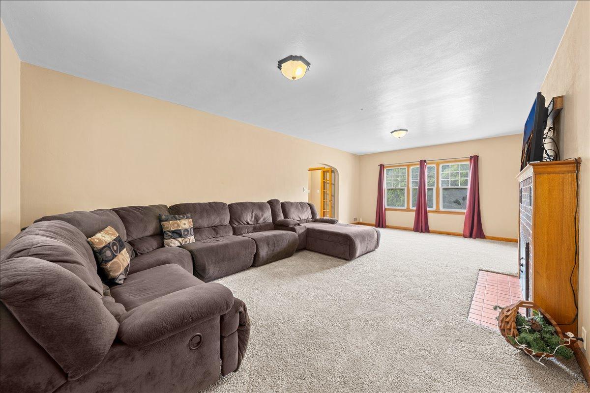 398 E Wall Street Property Photo 17