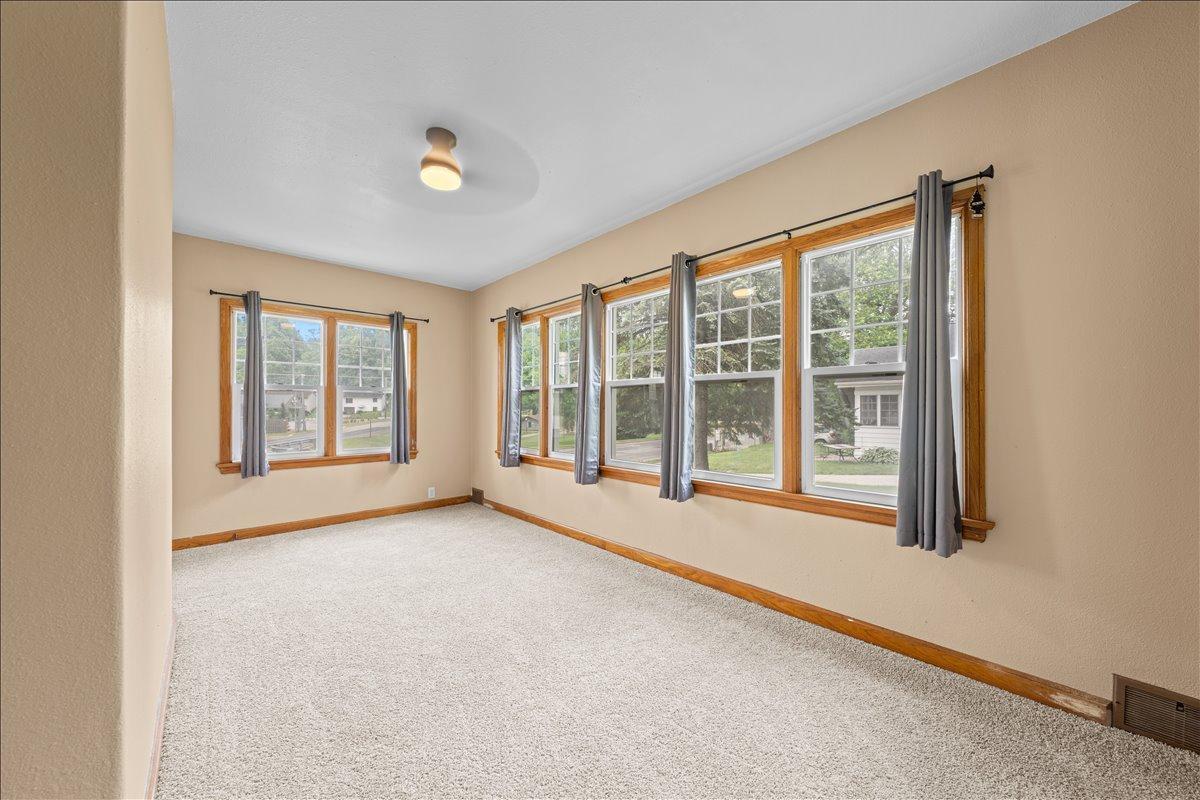 398 E Wall Street Property Photo 18