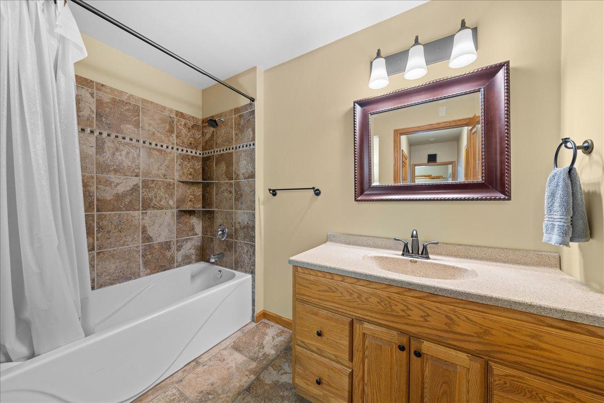398 E Wall Street Property Photo 20