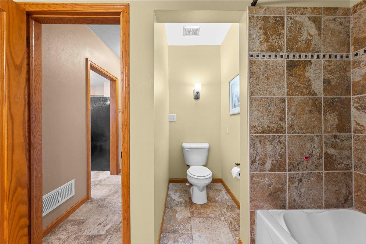 398 E Wall Street Property Photo 21