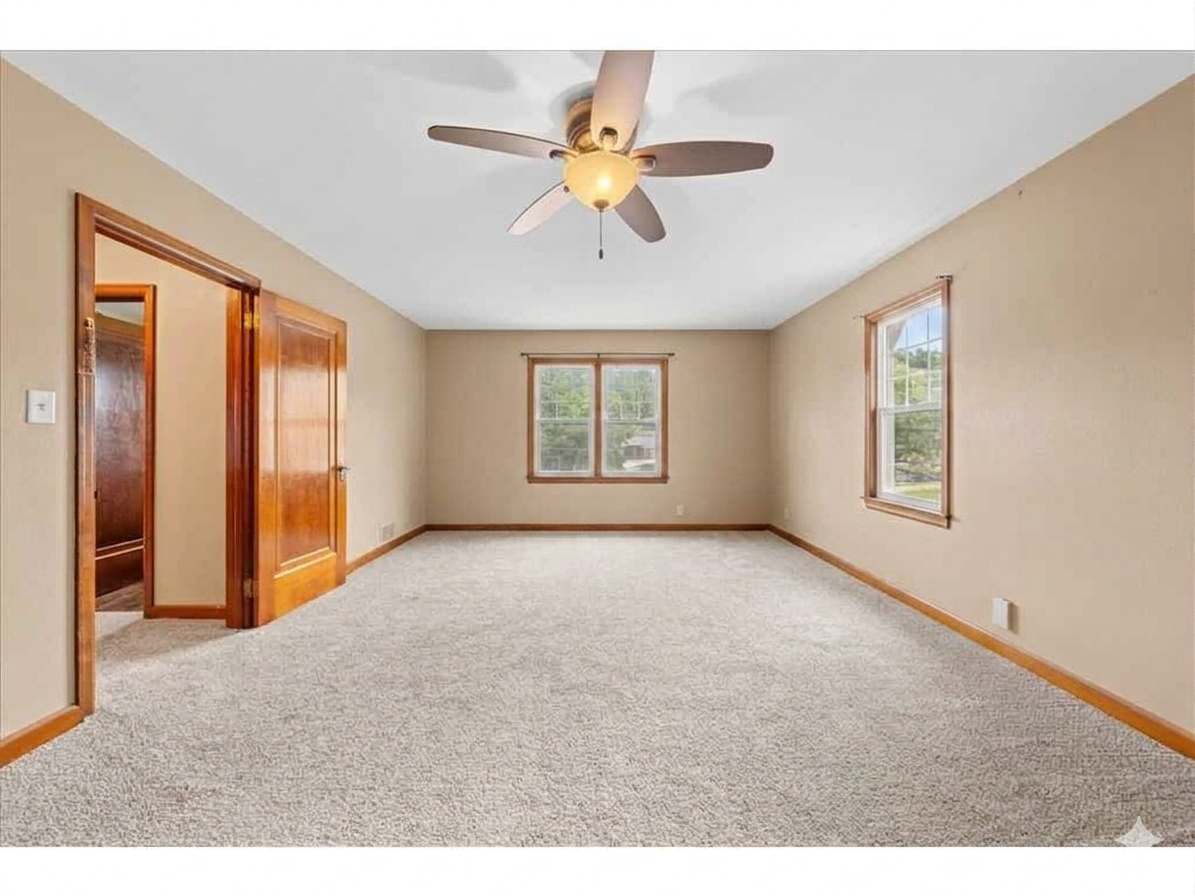 398 E Wall Street Property Photo 24
