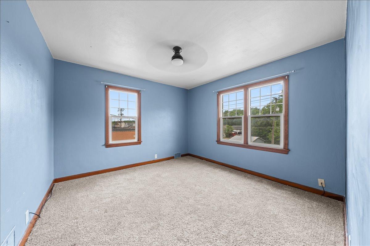 398 E Wall Street Property Photo 28