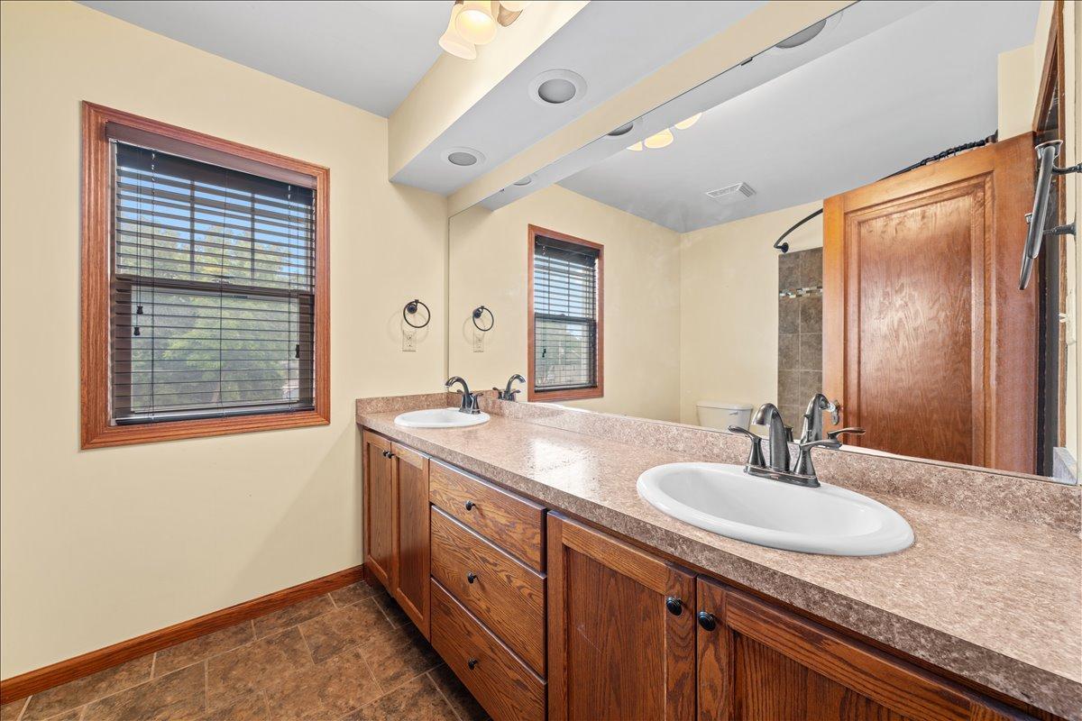 398 E Wall Street Property Photo 29