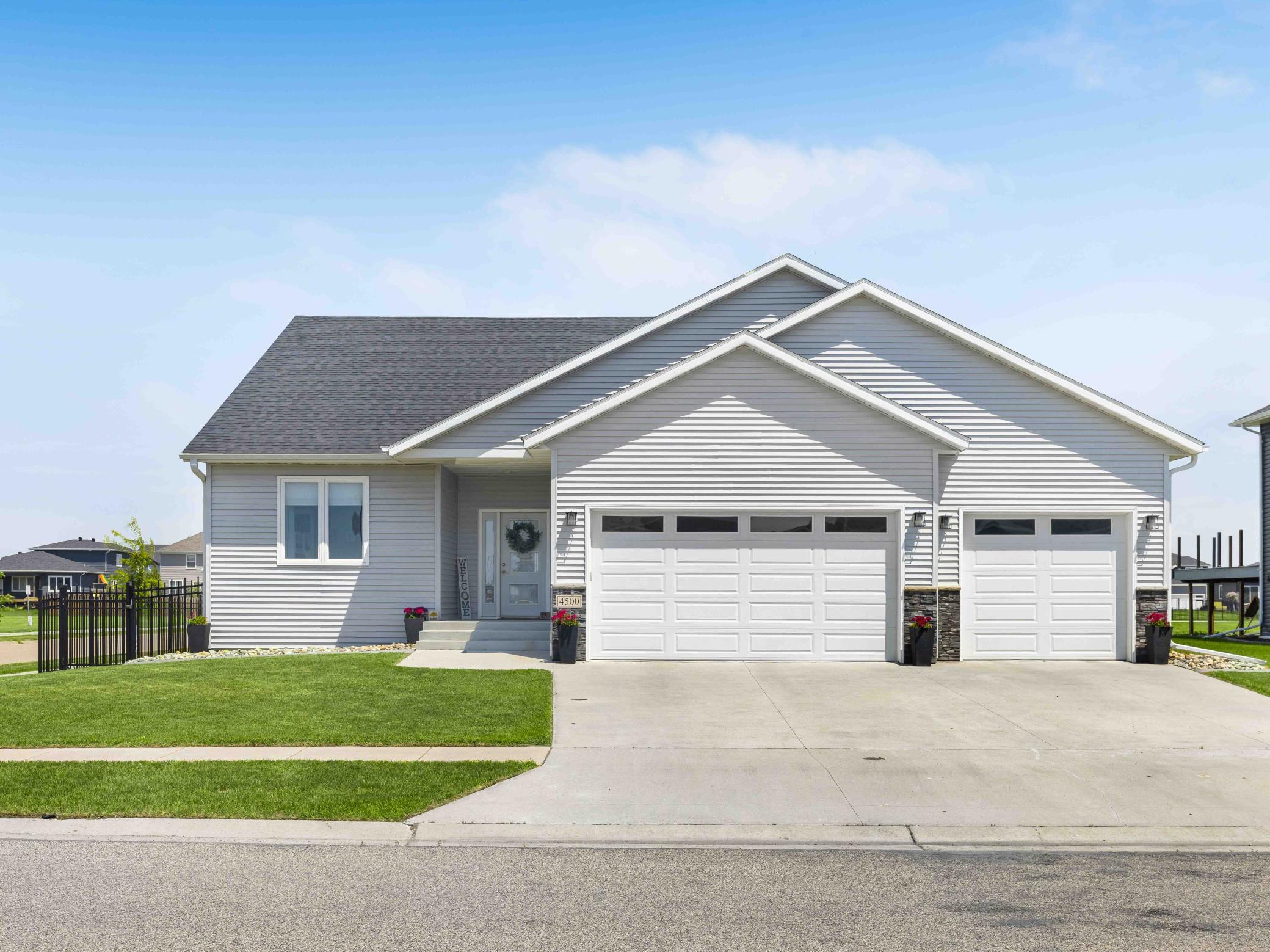 4500 Blue Stem Way Property Photo 3