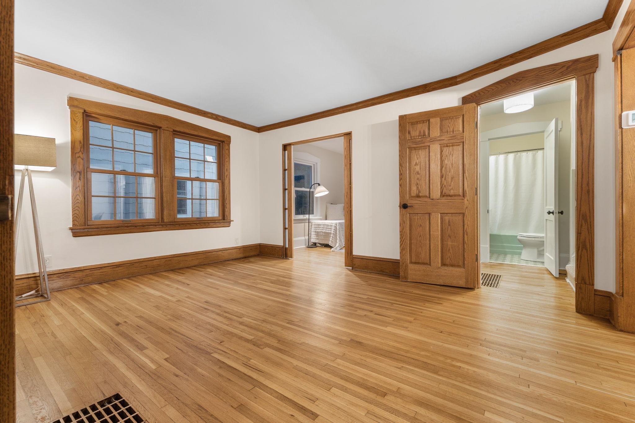 6045 Clinton Avenue Property Photo 11