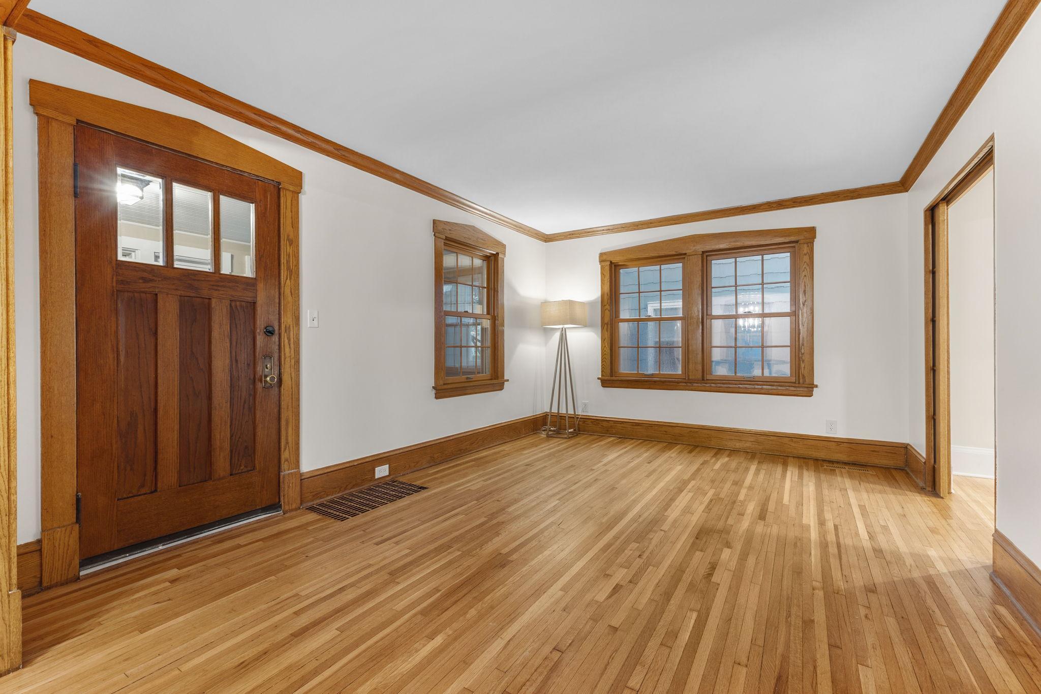 6045 Clinton Avenue Property Photo 12