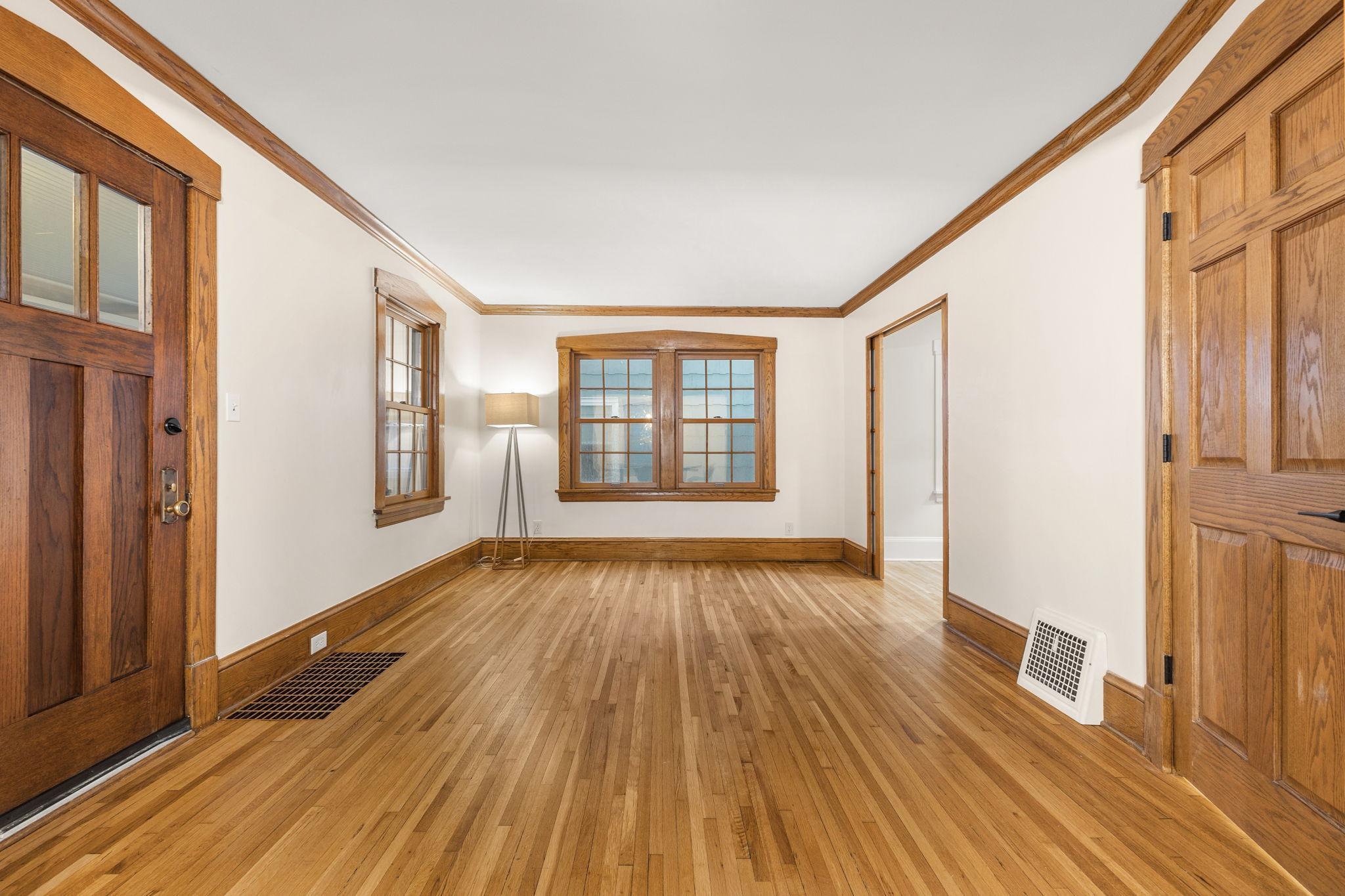 6045 Clinton Avenue Property Photo 13