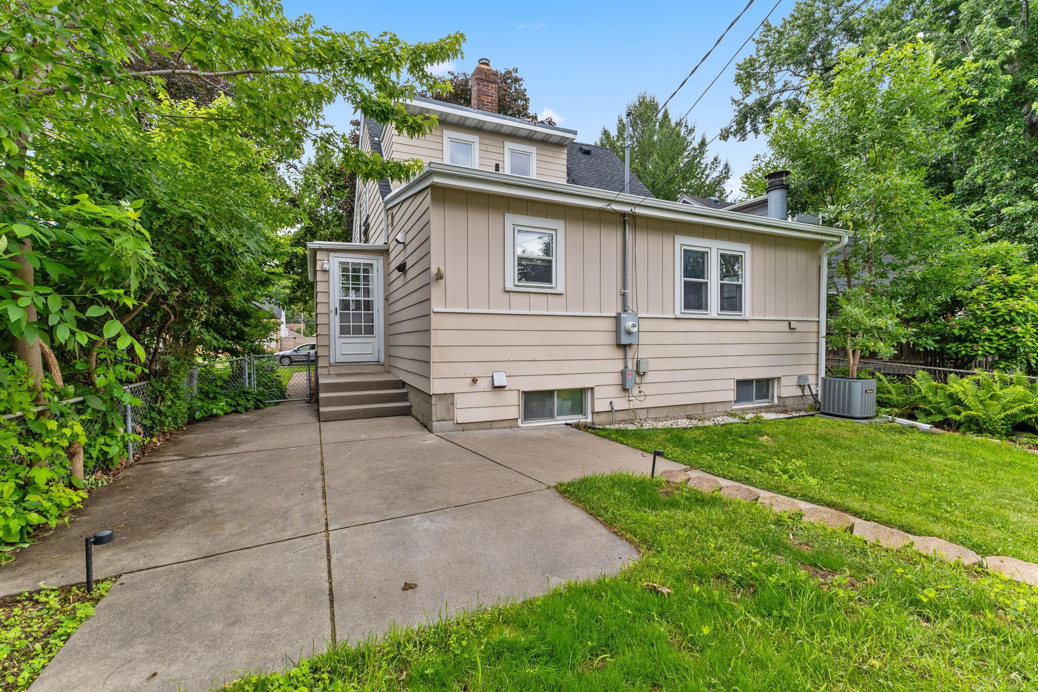 6045 Clinton Avenue Property Photo 55
