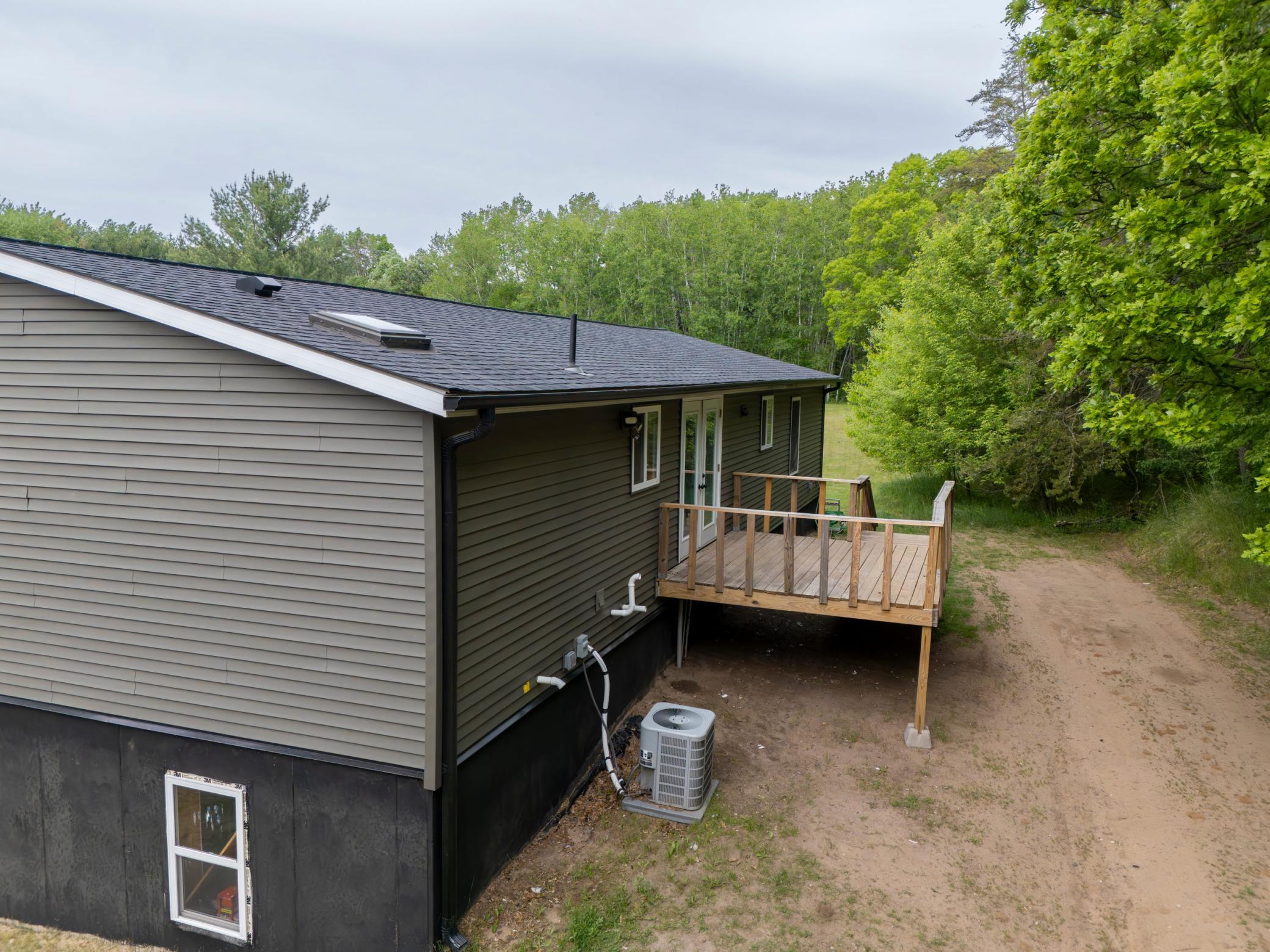 21705 Edwards Drive Property Photo 4