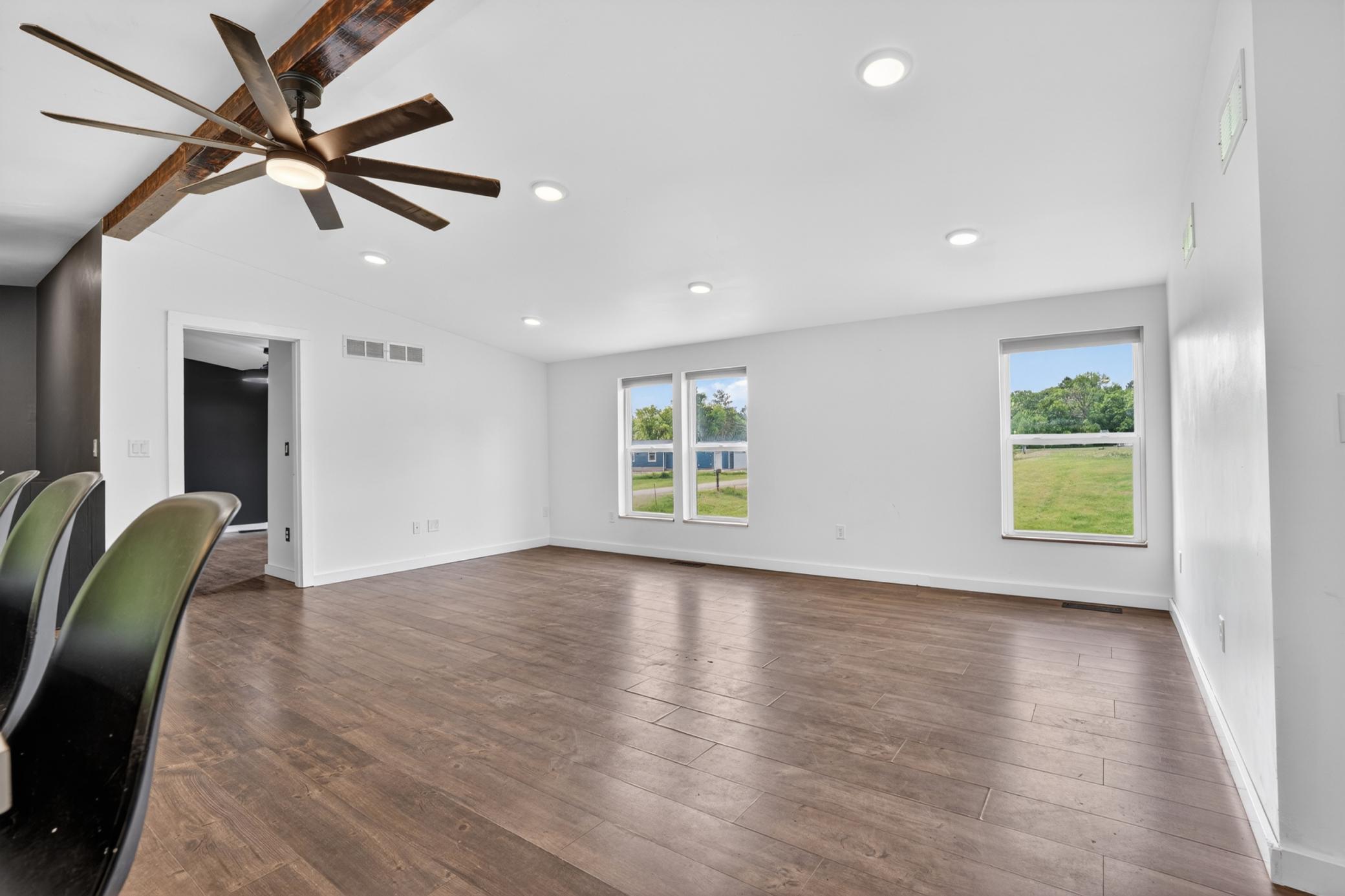 21705 Edwards Drive Property Photo 18
