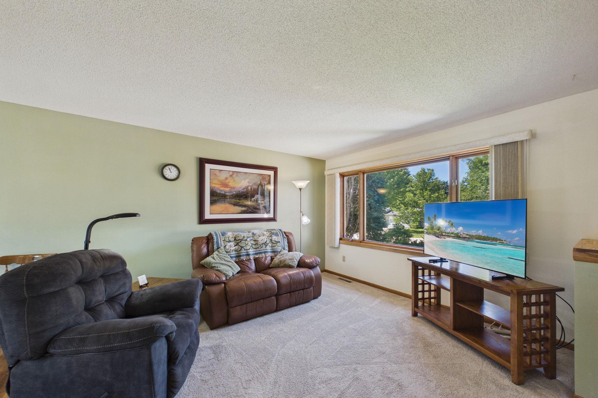 4335 Valley Drive Nw Property Photo 1