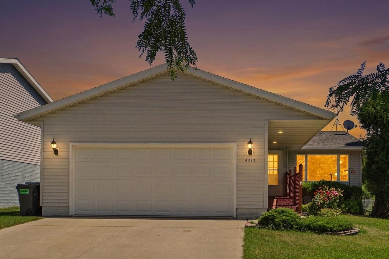 4335 Valley Drive NW Property Photo 1
