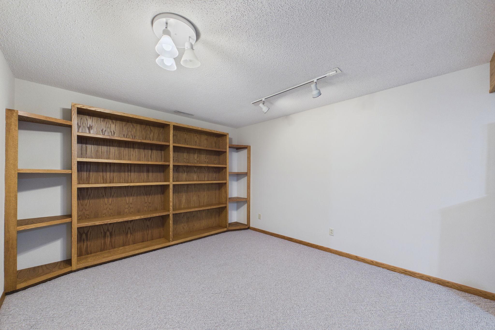 4335 Valley Drive Nw Property Photo 17