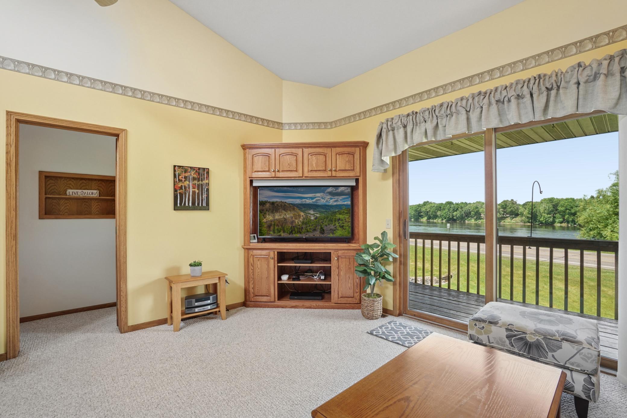 660 Riverview Drive 550 Property Photo 8