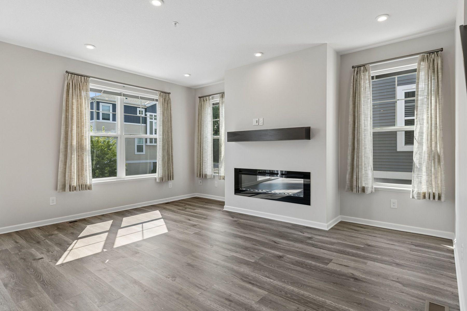 2193 Gateway Curve Property Photo 10