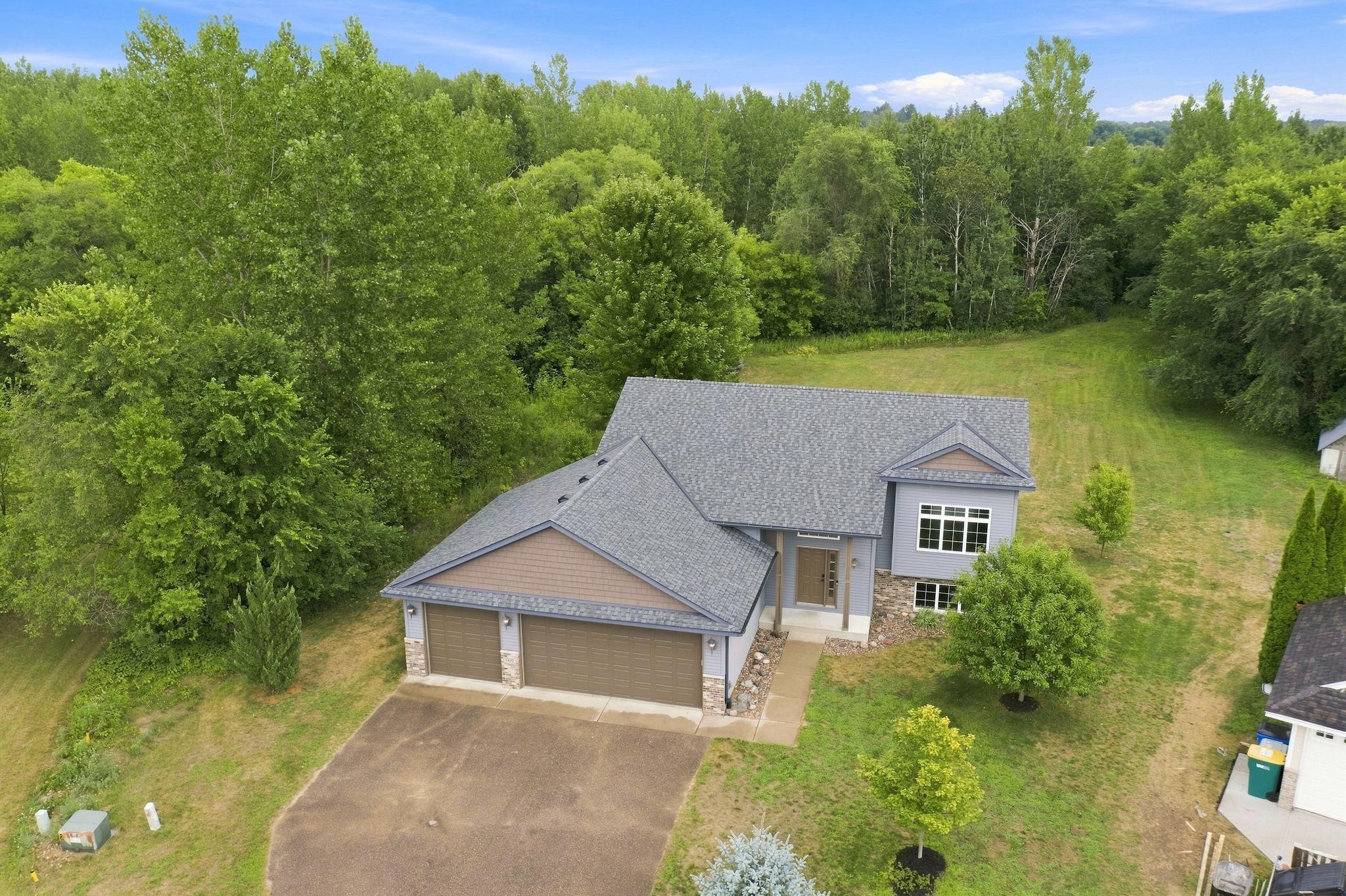 909 Winsome Way Ne Property Photo 1