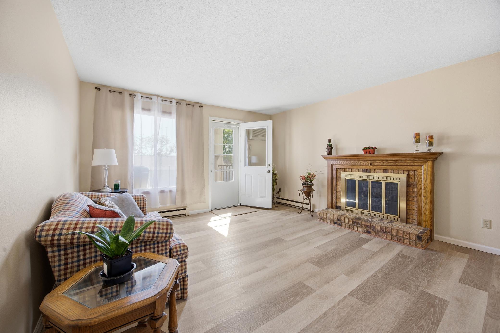 341 Prairiewood Circle S 208