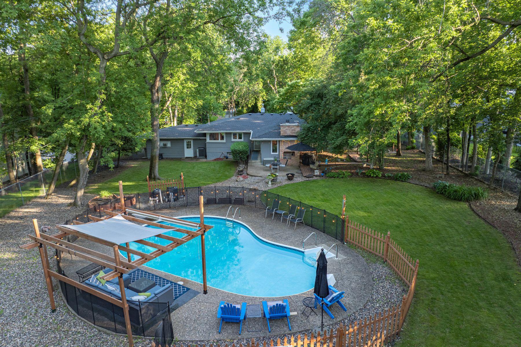 18150 Honeysuckle Lane Property Photo 4