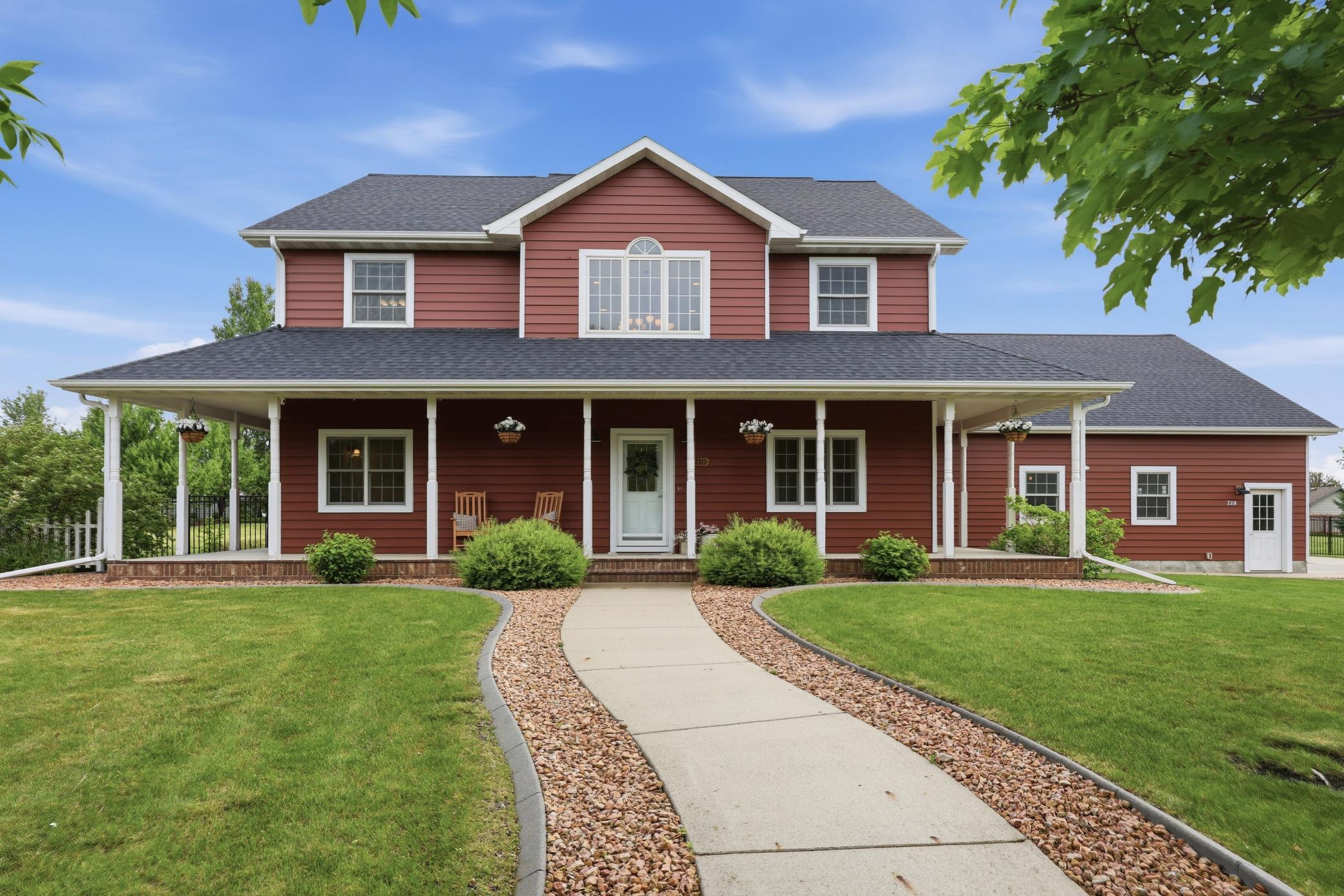 2310 Hillcrest Lane Property Photo 1