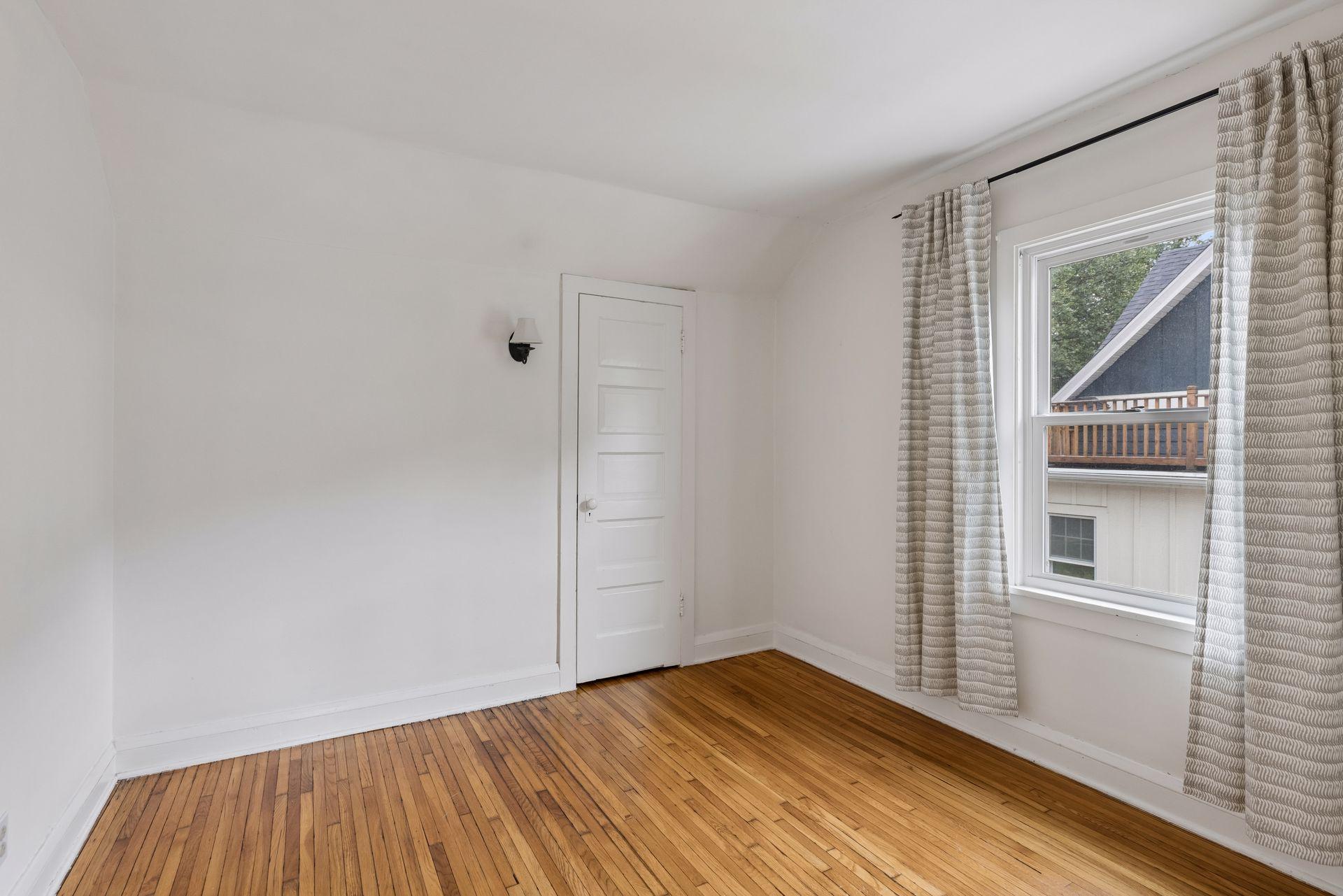 4212 Drew Avenue S Property Photo 29