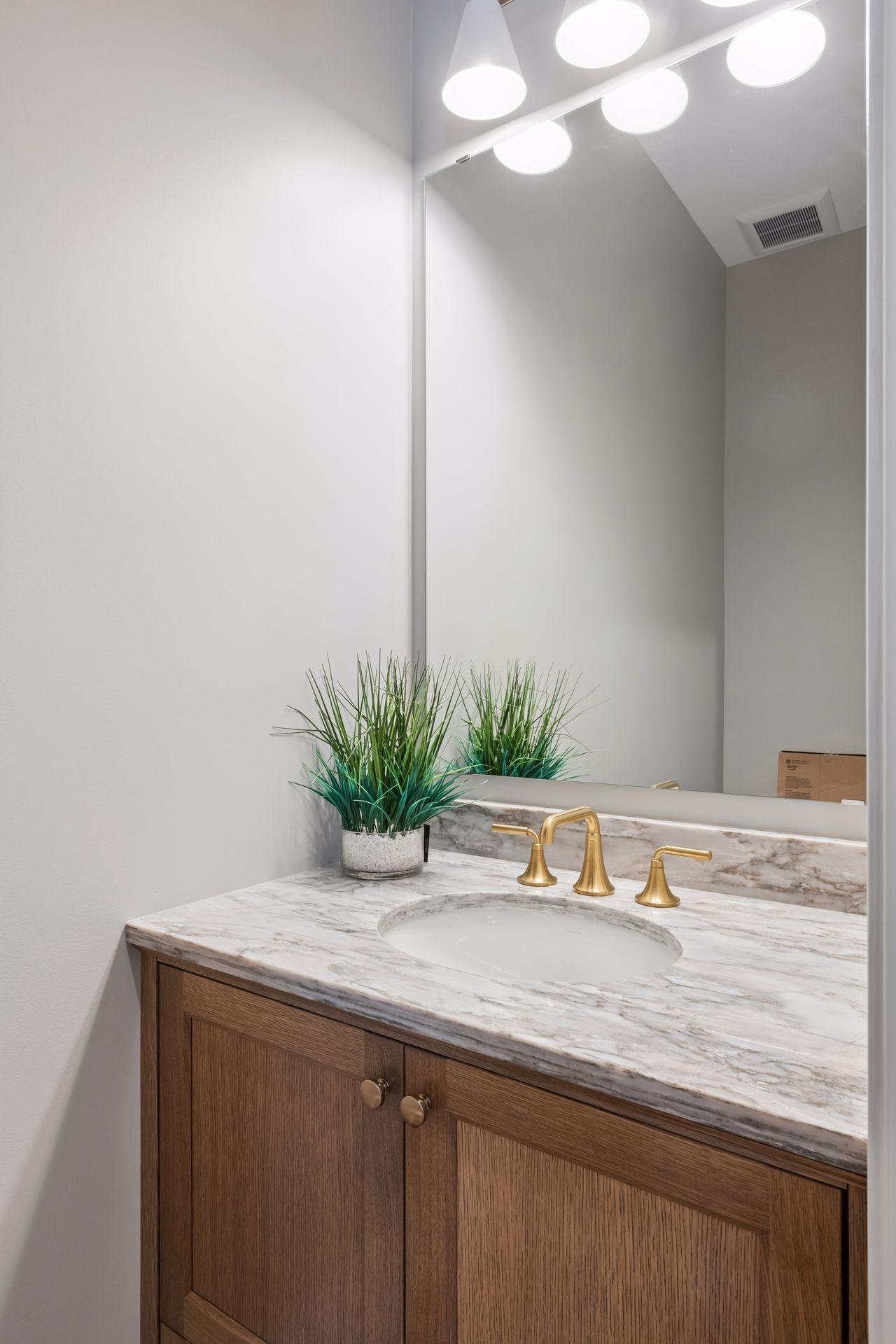 264 Wayzata Boulevard E Property Photo 23