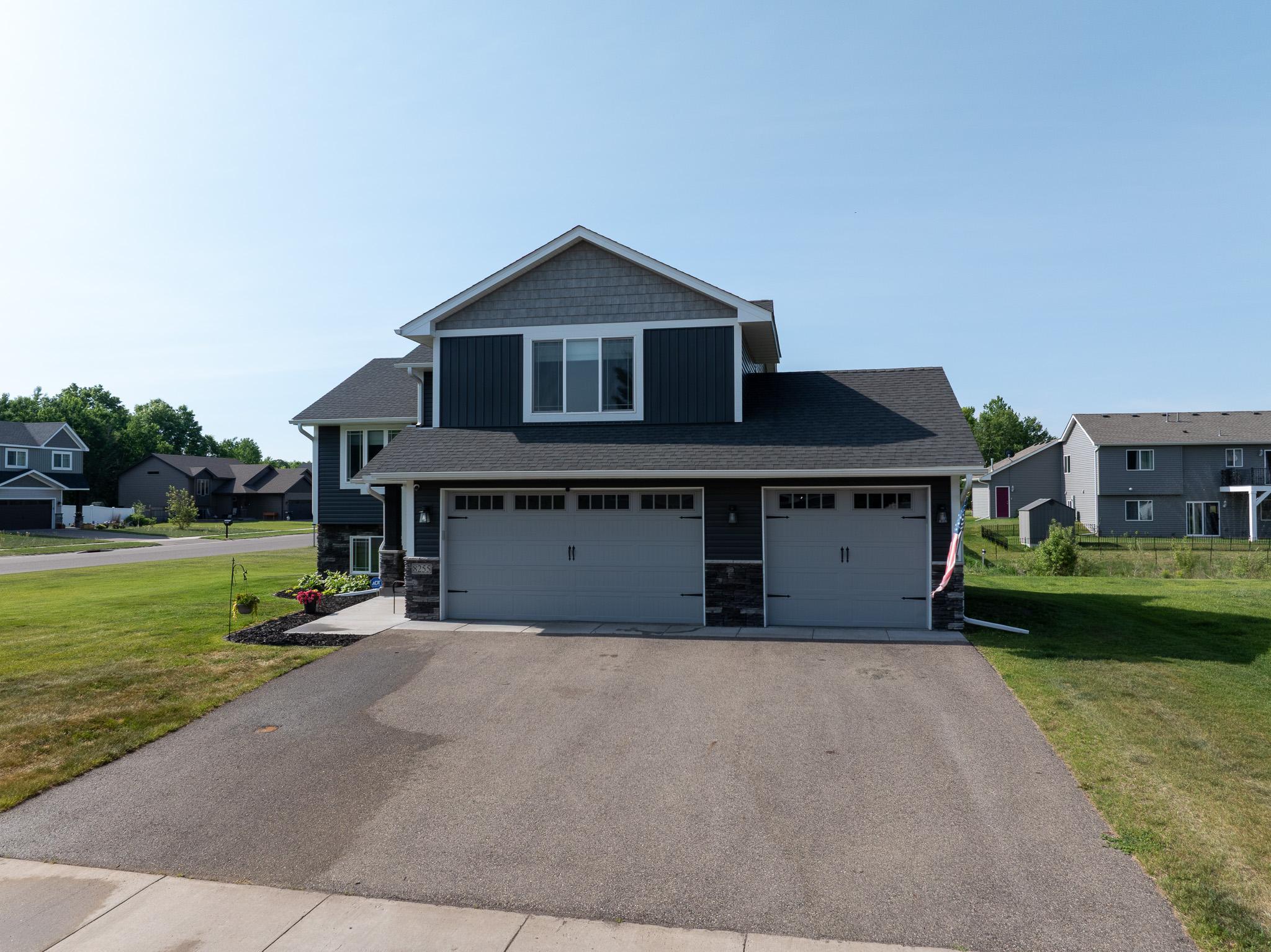 8255 384th Trail Property Photo 3