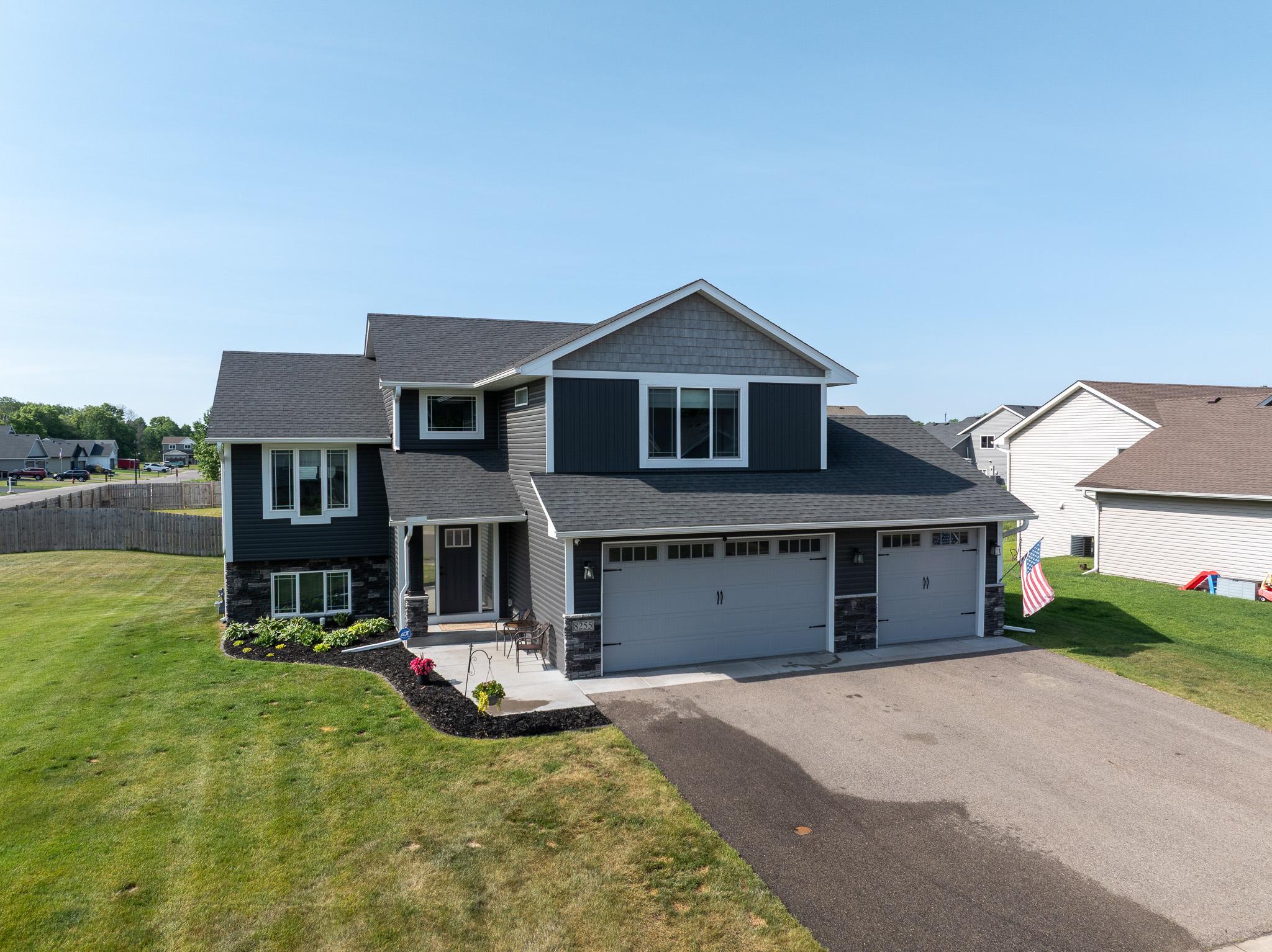 8255 384th Trail Property Photo 4