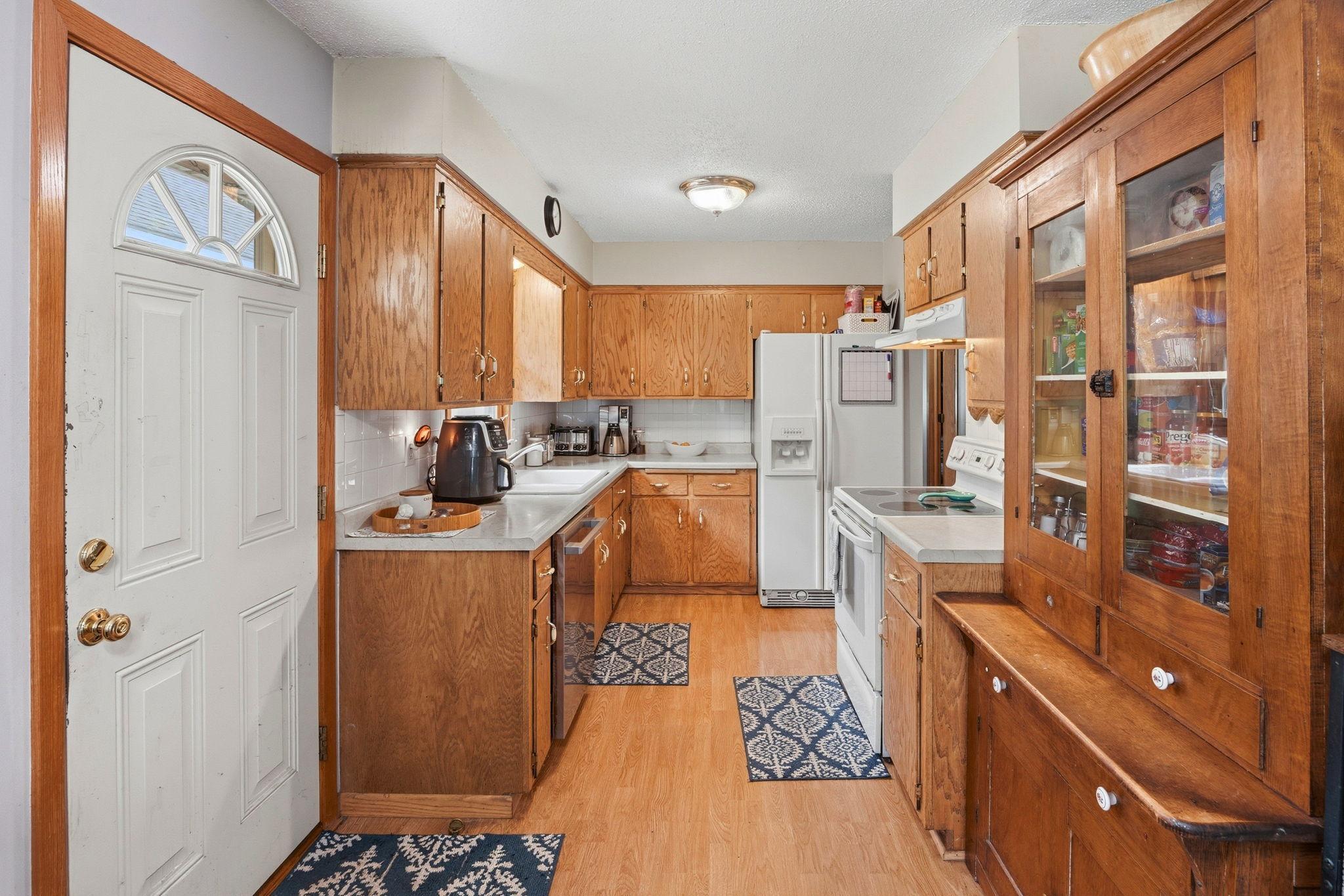 5332 Elliot Avenue Property Photo 5