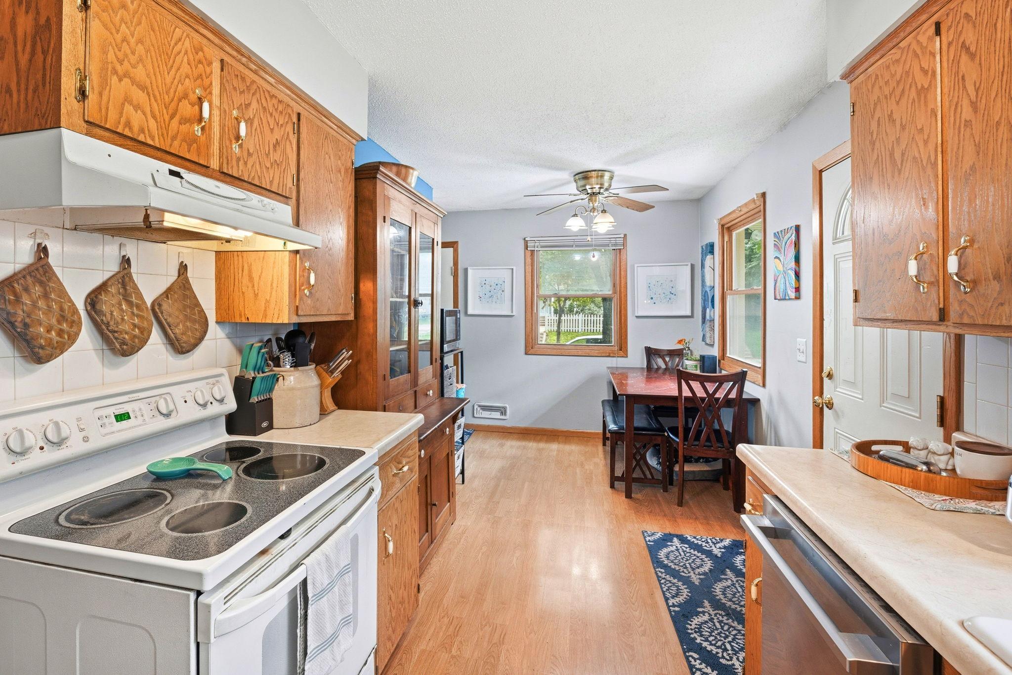 5332 Elliot Avenue Property Photo 6