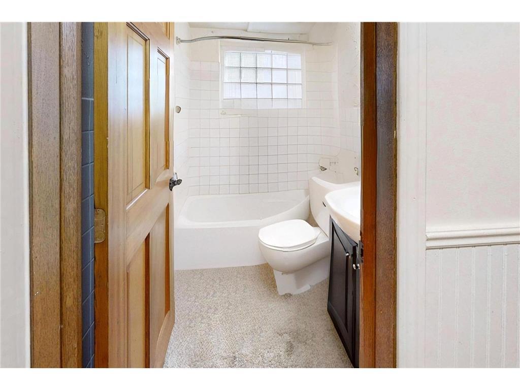 1913 Emerson Avenue 1 Property Photo 4