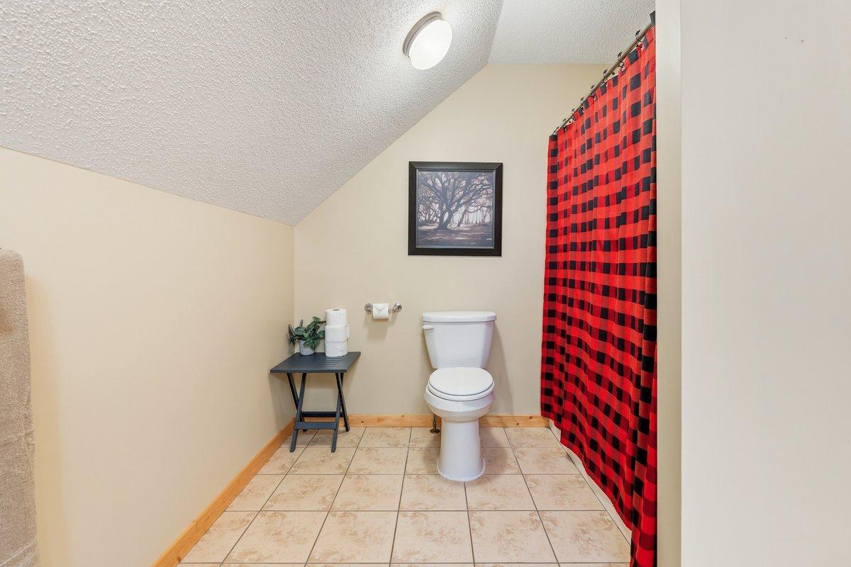 18541 Golf Circle Property Photo 14