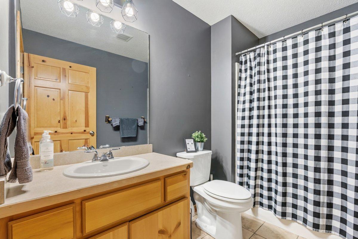 18541 Golf Circle Property Photo 19
