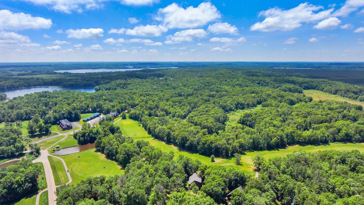 18541 Golf Circle Property Photo 28