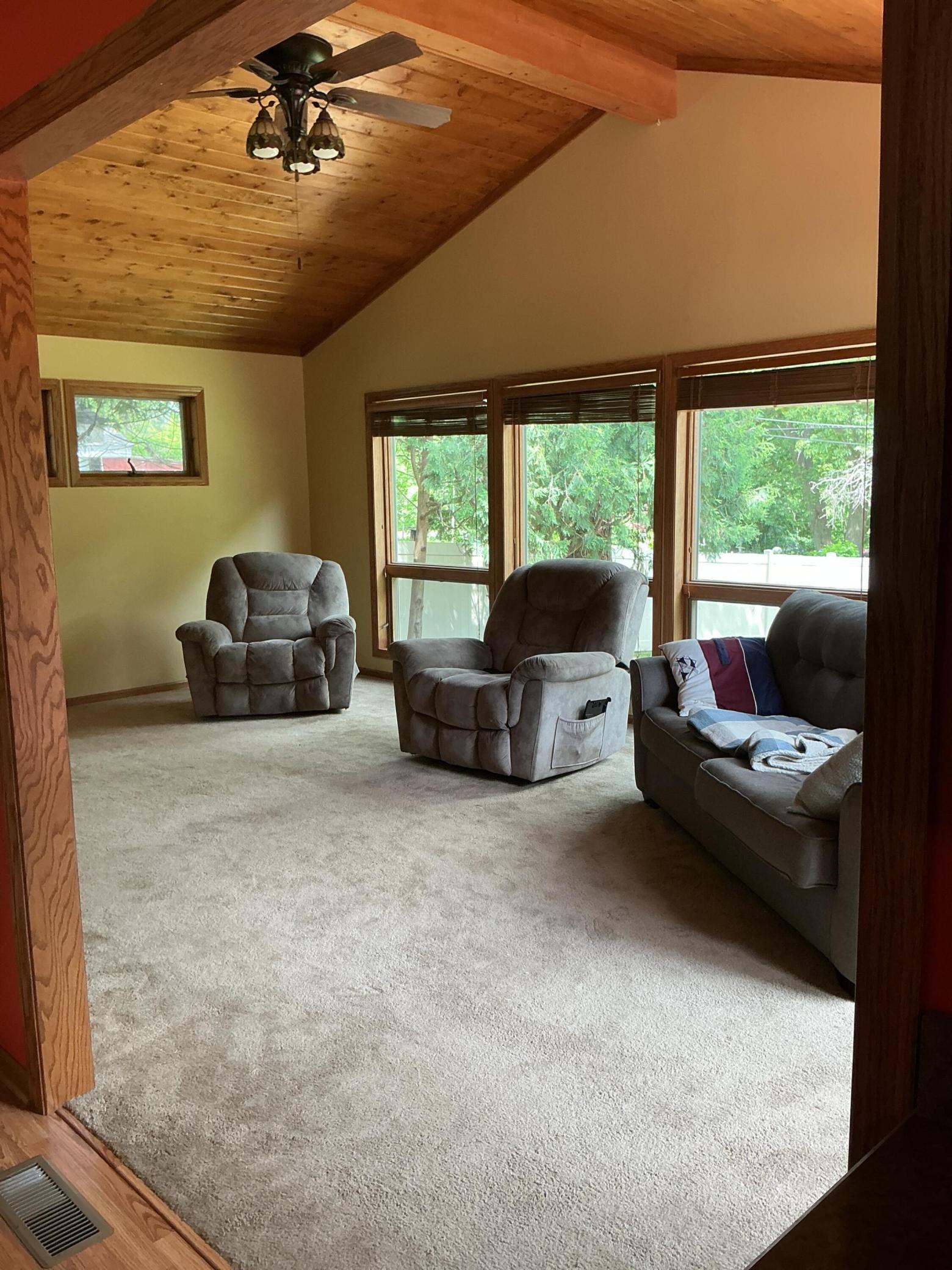 5220 Quail Avenue N Property Photo 7