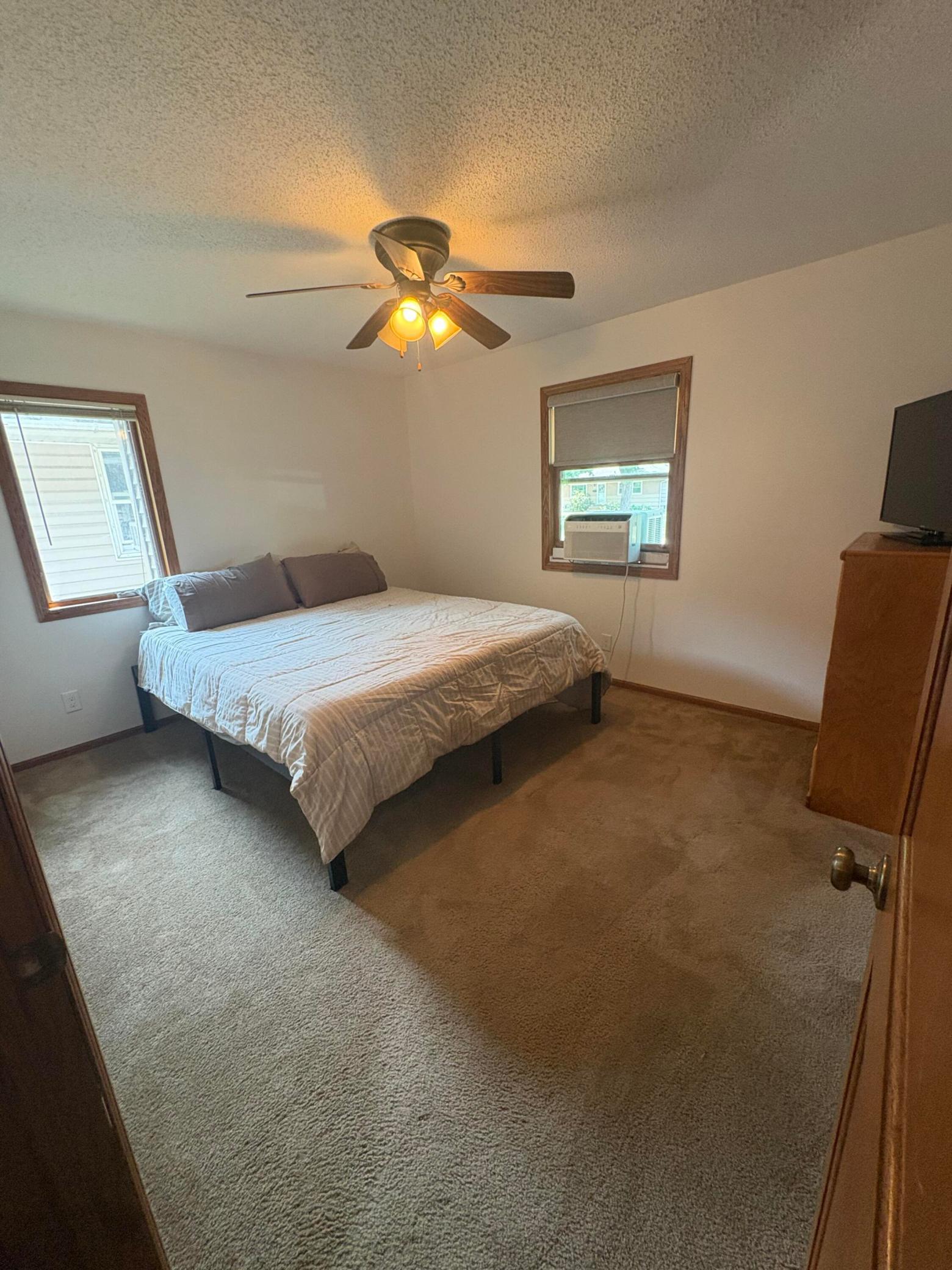 5220 Quail Avenue N Property Photo 9