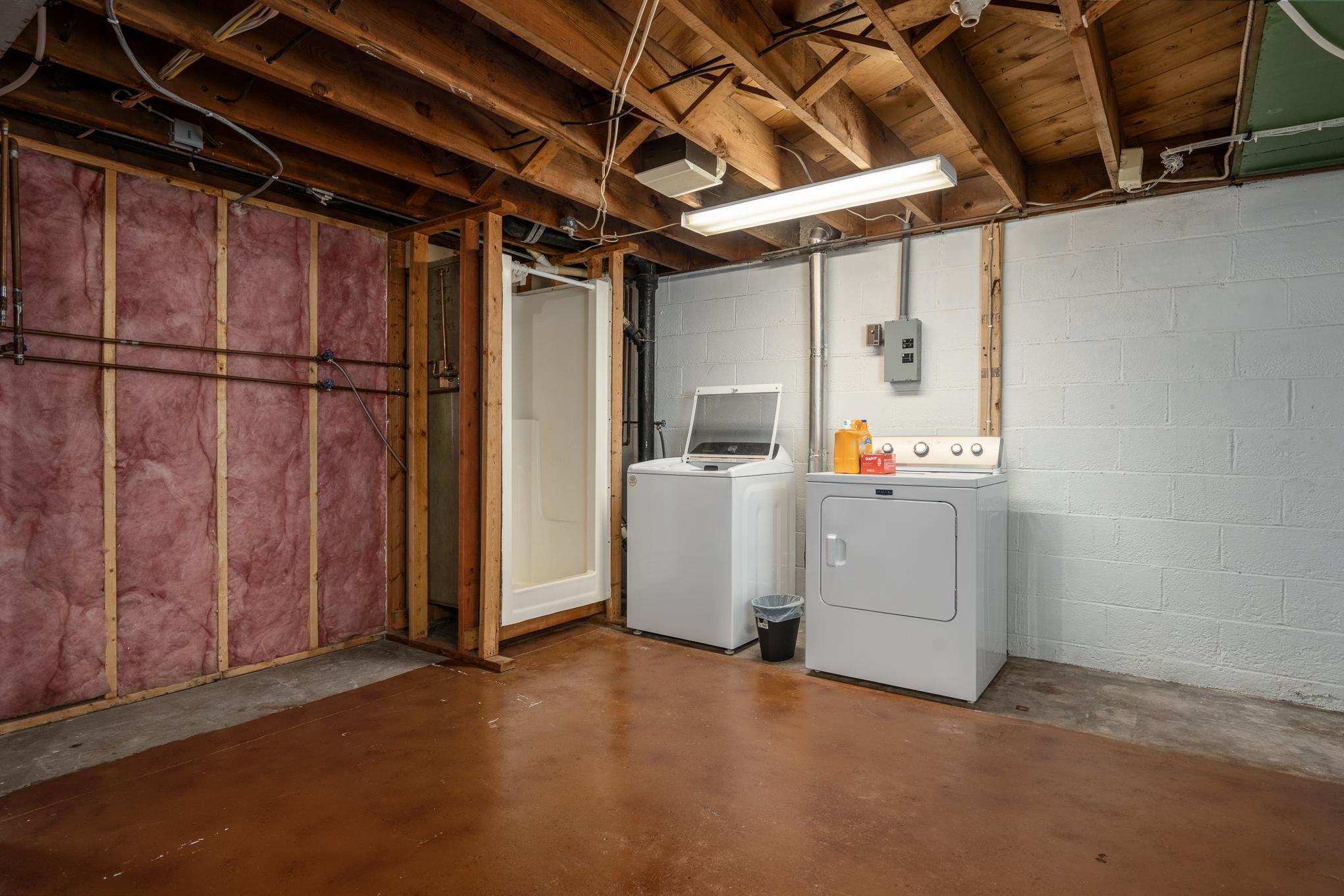 103 W 1st Street Property Photo 33
