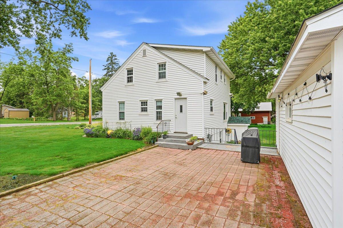 103 W 1st Street Property Photo 41