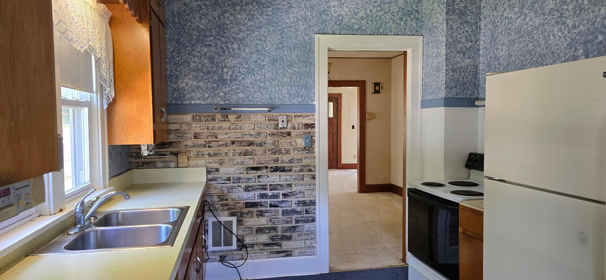 212 E 5th Street Property Photo 4