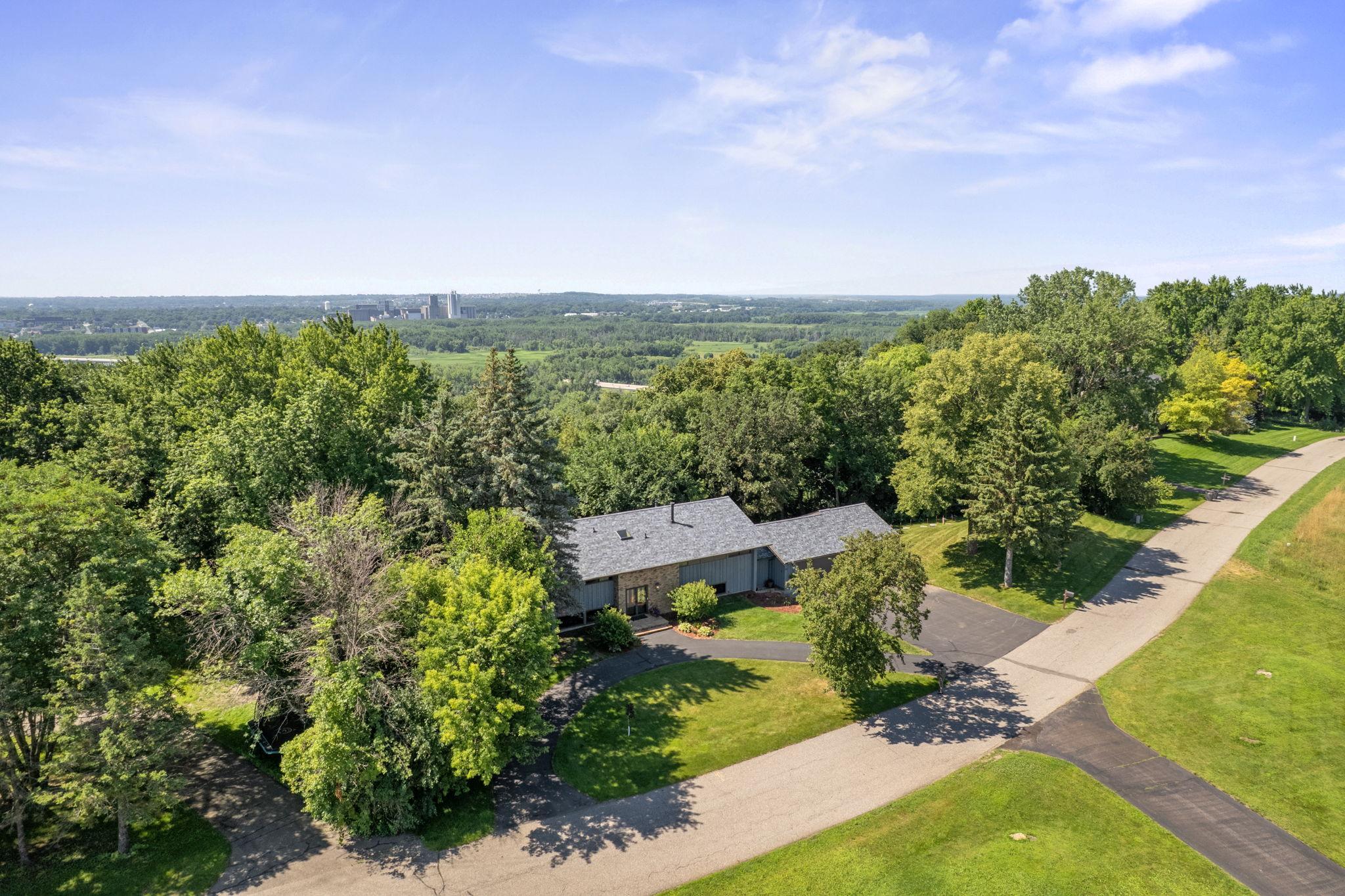 565 Lakota Lane
