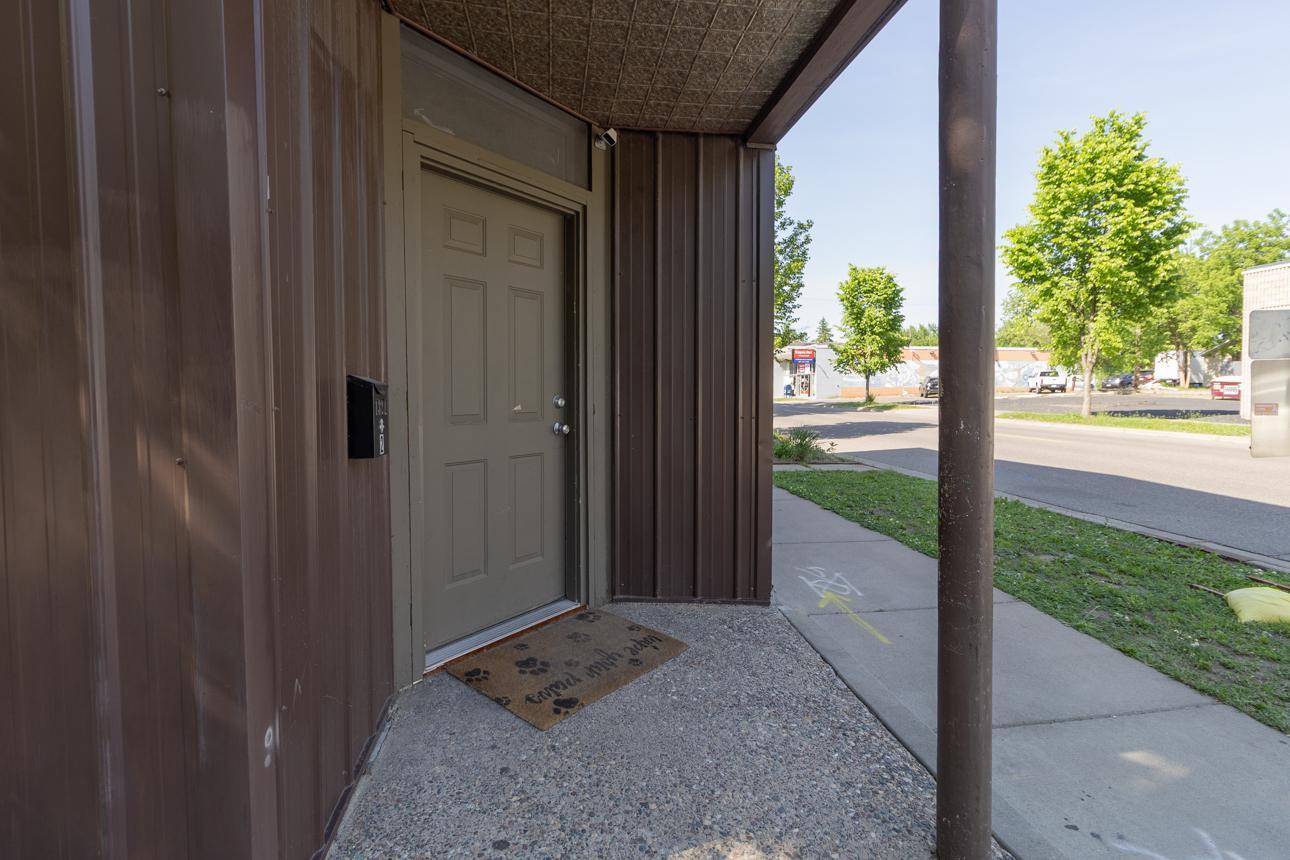 1321 Payne Avenue E Property Photo 4