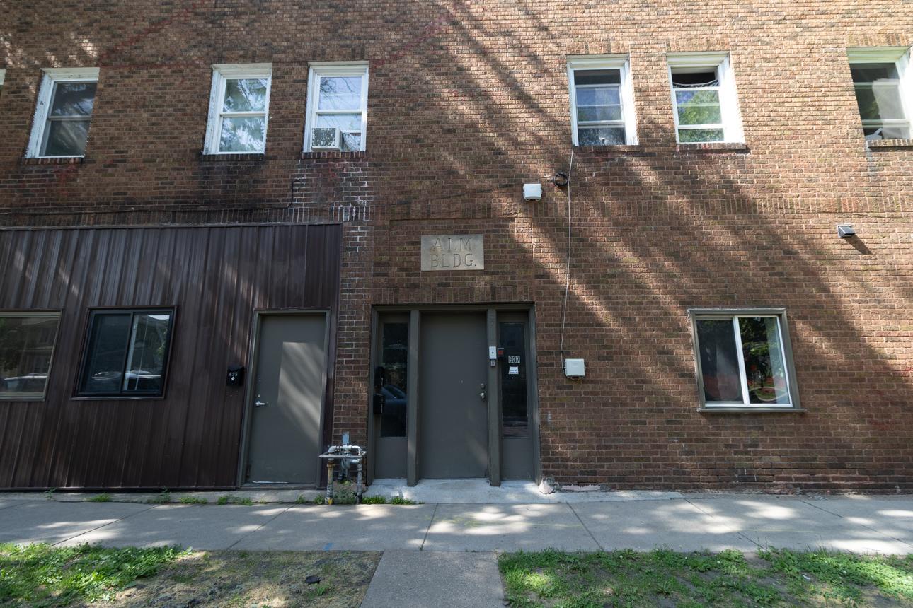 1321 Payne Avenue E Property Photo 7