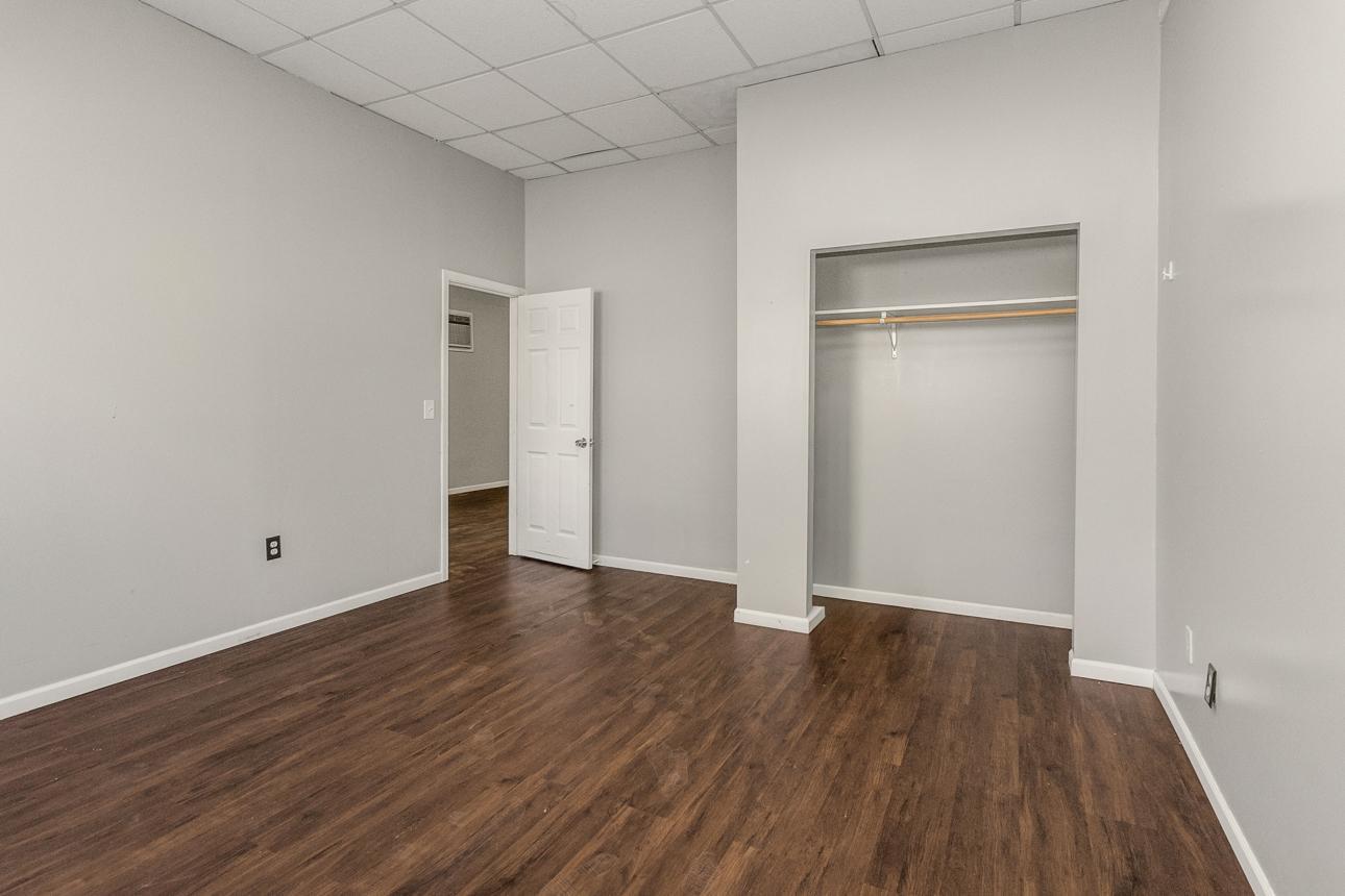 1321 Payne Avenue E Property Photo 10