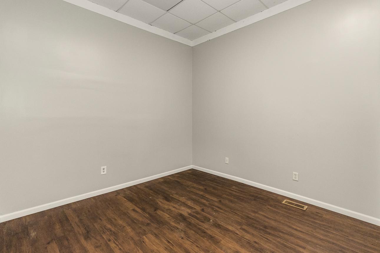 1321 Payne Avenue E Property Photo 14