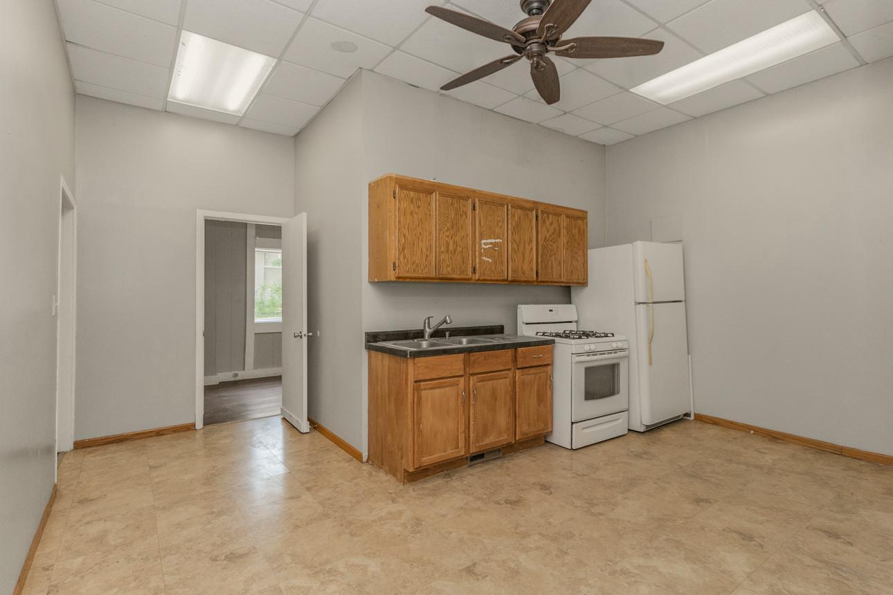 1321 Payne Avenue E Property Photo 23