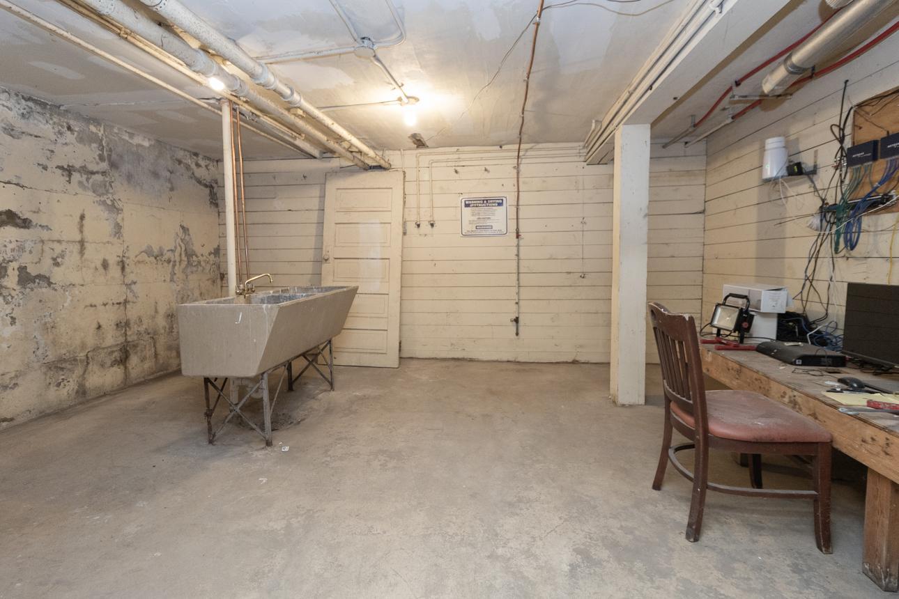 1321 Payne Avenue E Property Photo 28