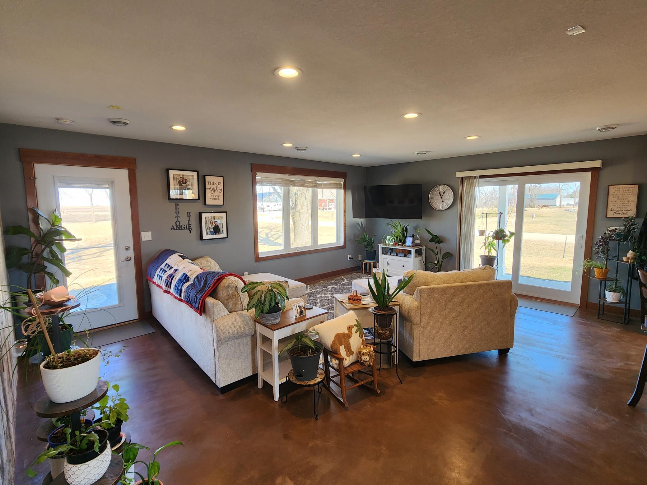 210 1st Street Property Photo 4