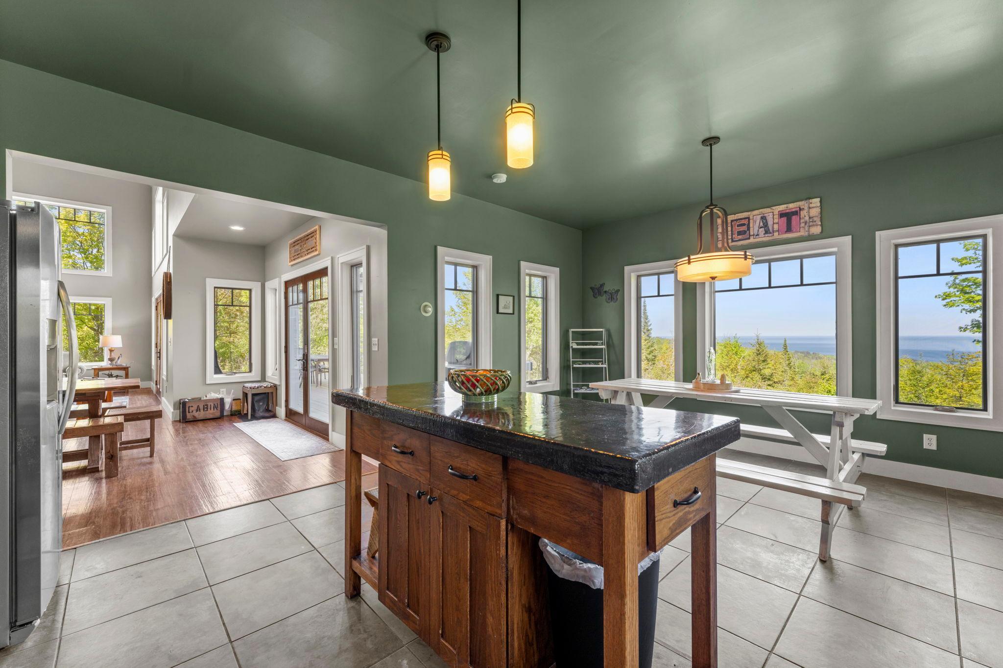 685 Cuttingwood Road Property Photo 25