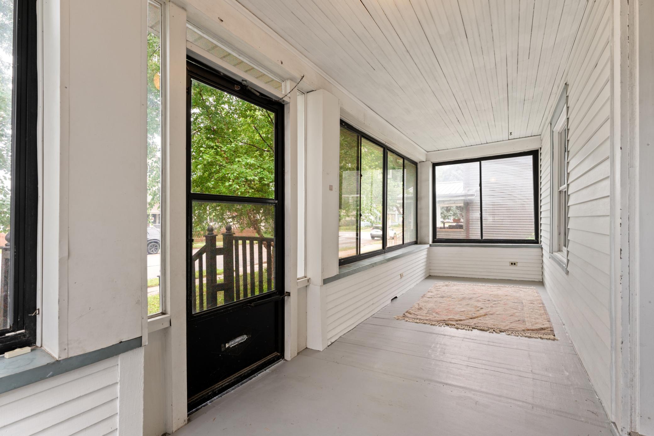 119 13th Avenue Se Property Photo 2